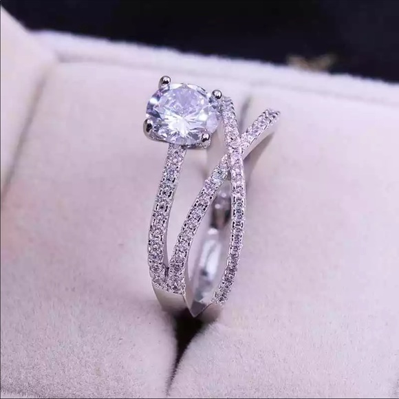 Jewelry - New Fancy Ring With Square Cubic Zirconia Stone